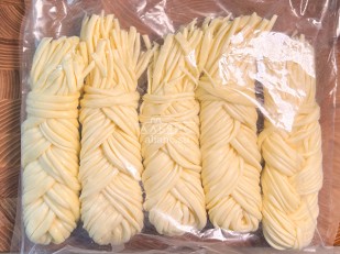 Японские снеки и крекеры: Сырный продукт ФЕРМЕРСКИЙ коса белая