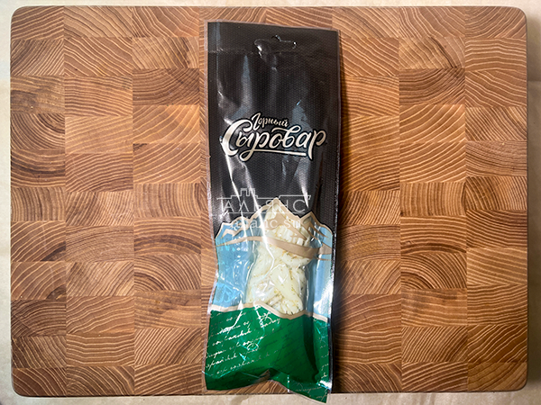 Сыр 100 гр ГОРНЫЙ СЫРОВАР (Косичка с укропом и чесноком) в Хотьково