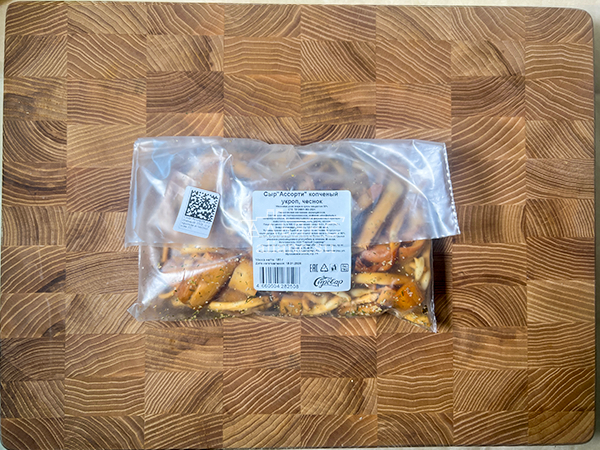 Сыр 150 гр ГОРНЫЙ СЫРОВАР (Ассорти копчёный с укропом и чесноком) в Хотьково