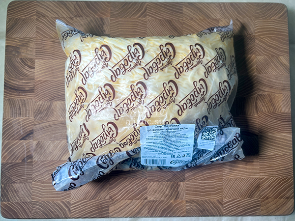 Сыр 1 кг ГОРНЫЙ СЫРОВАР (Паутинка со вкусом красной икры) в Хотьково