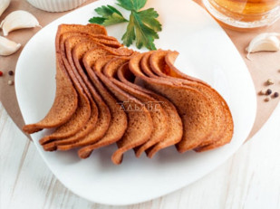 Сурские гренки Телятина на гриле (100 гр): Ресторанные гренки с сметаной и зеленью